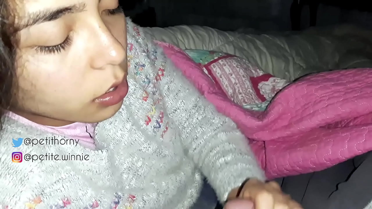 मैं अपने पति के सभी संचित दूध को निगलती हूं - सह के साथ जीभ दिखा रहा हूं