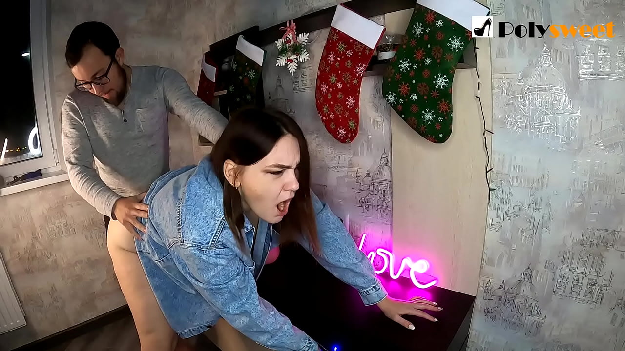 आदमी मज़ा आया कमबख्त एक सुंदर लड़की के साथ एक टट्टू में के साथ अपने मुंह और डिक