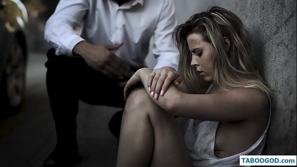 अजीब कहानियाँ: बेघर किशोर लड़की